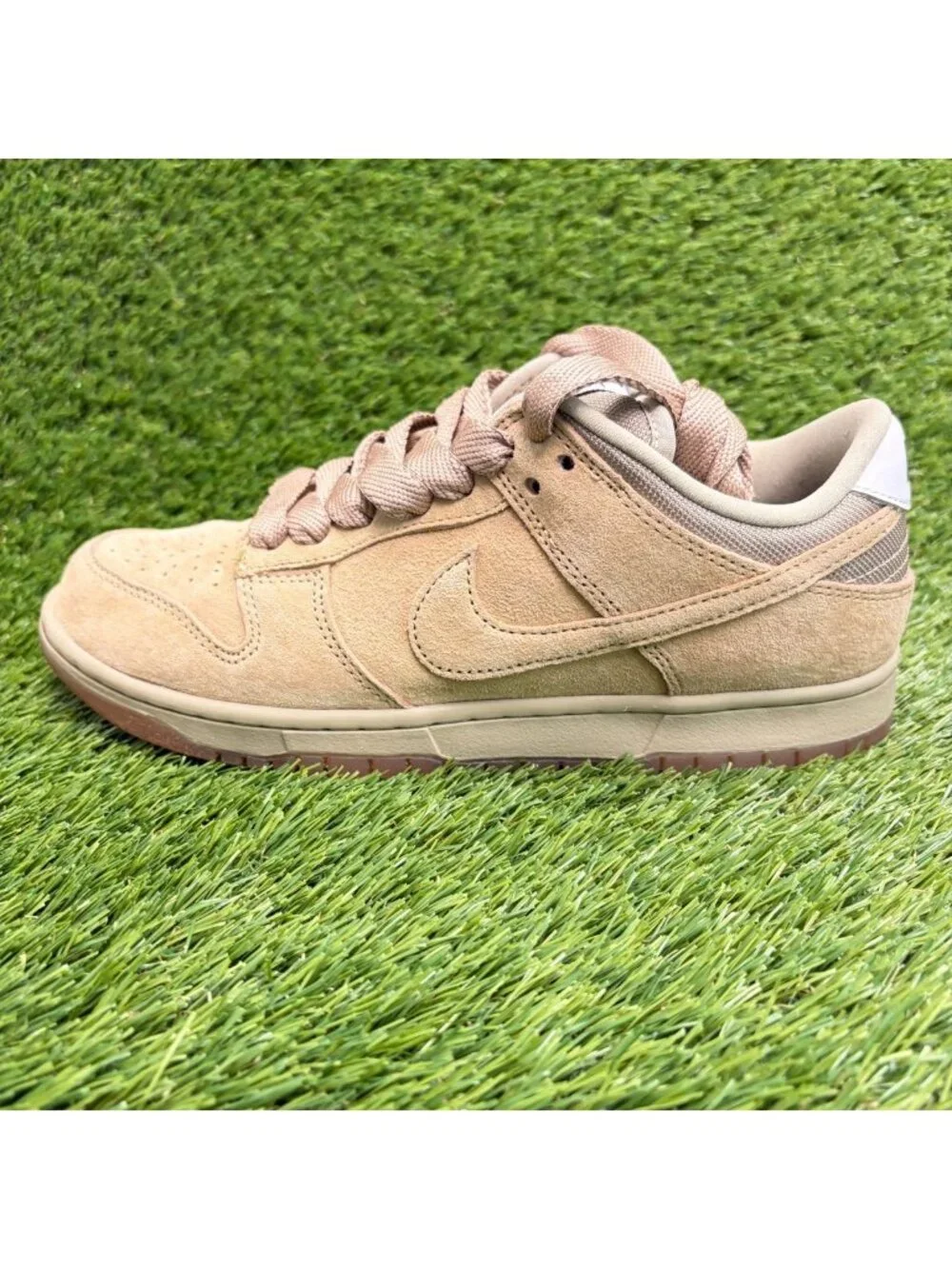 Nike SB Dunk Low Pro Mens Size 7.5 Beige Athletic Walking Leather Shoes Sneakers_2